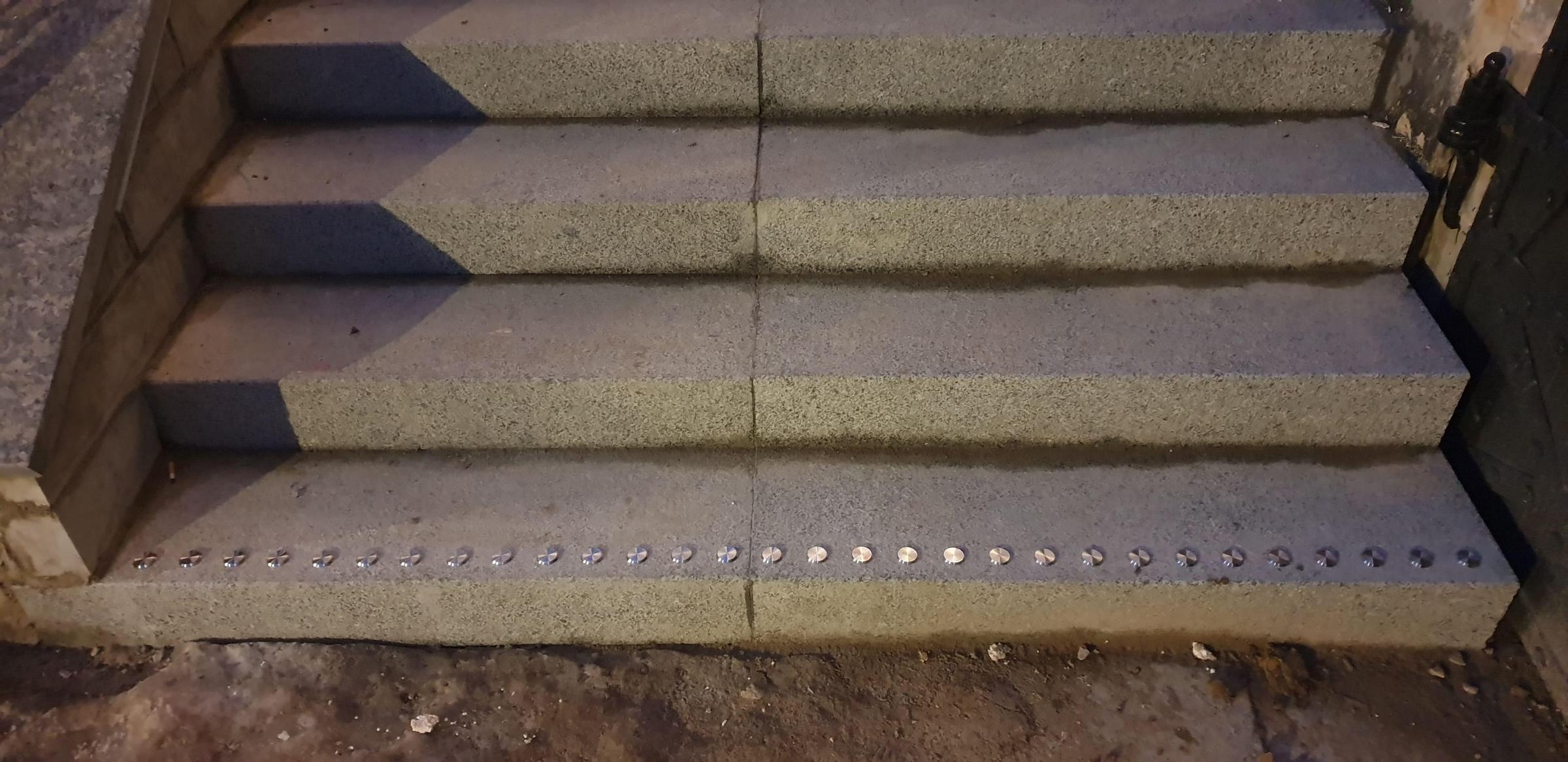 Narva raekoja juhtrajad ja tähistus