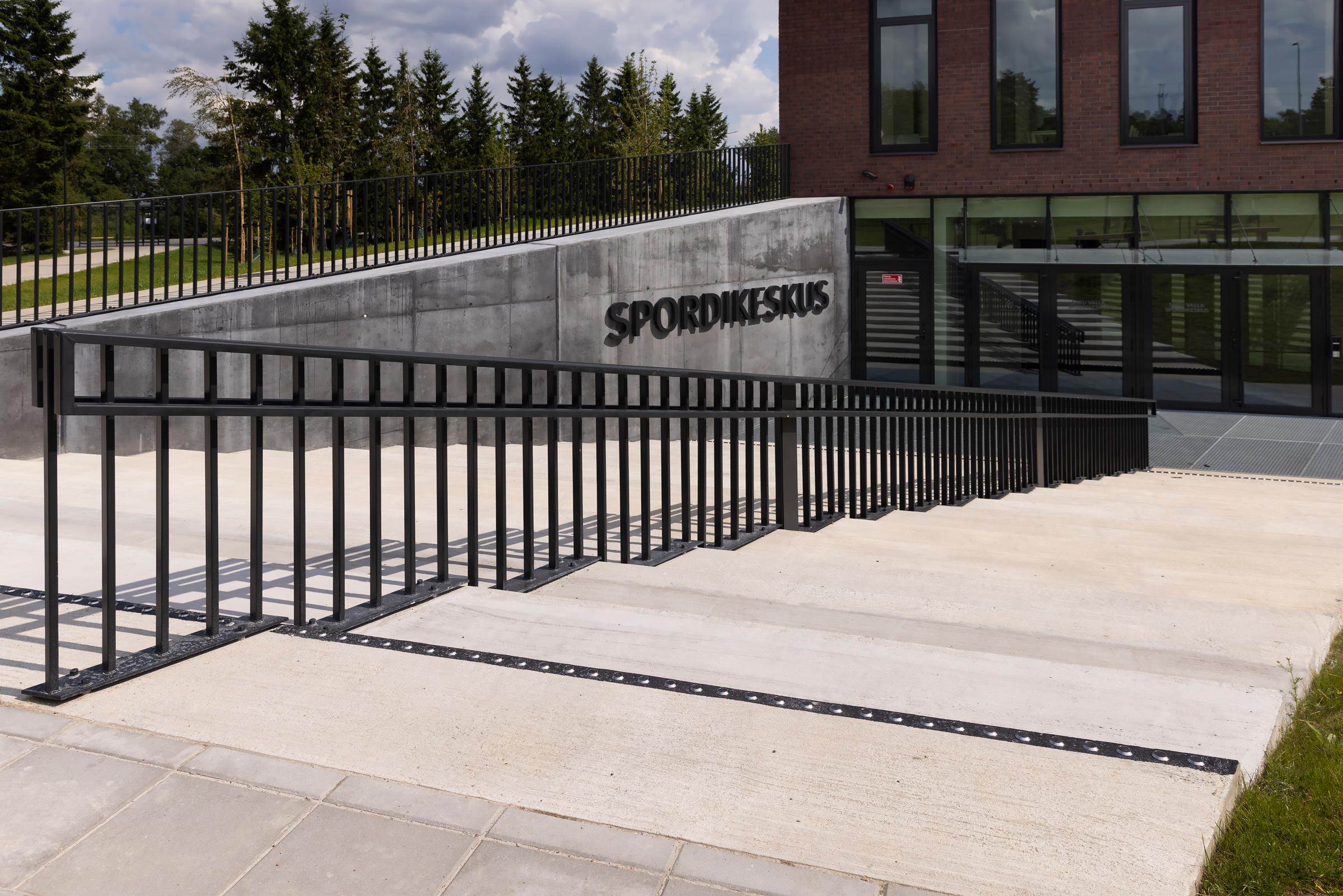 Saku põhikool ja spordikompleks