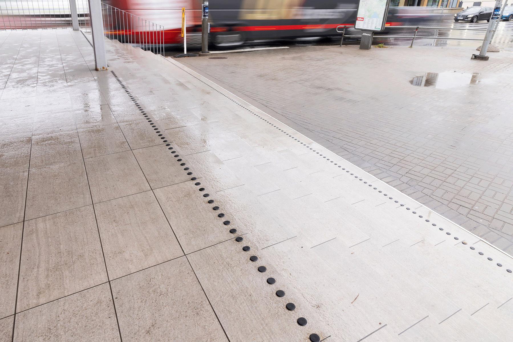 Tallinna bussijaama trepimärgistus