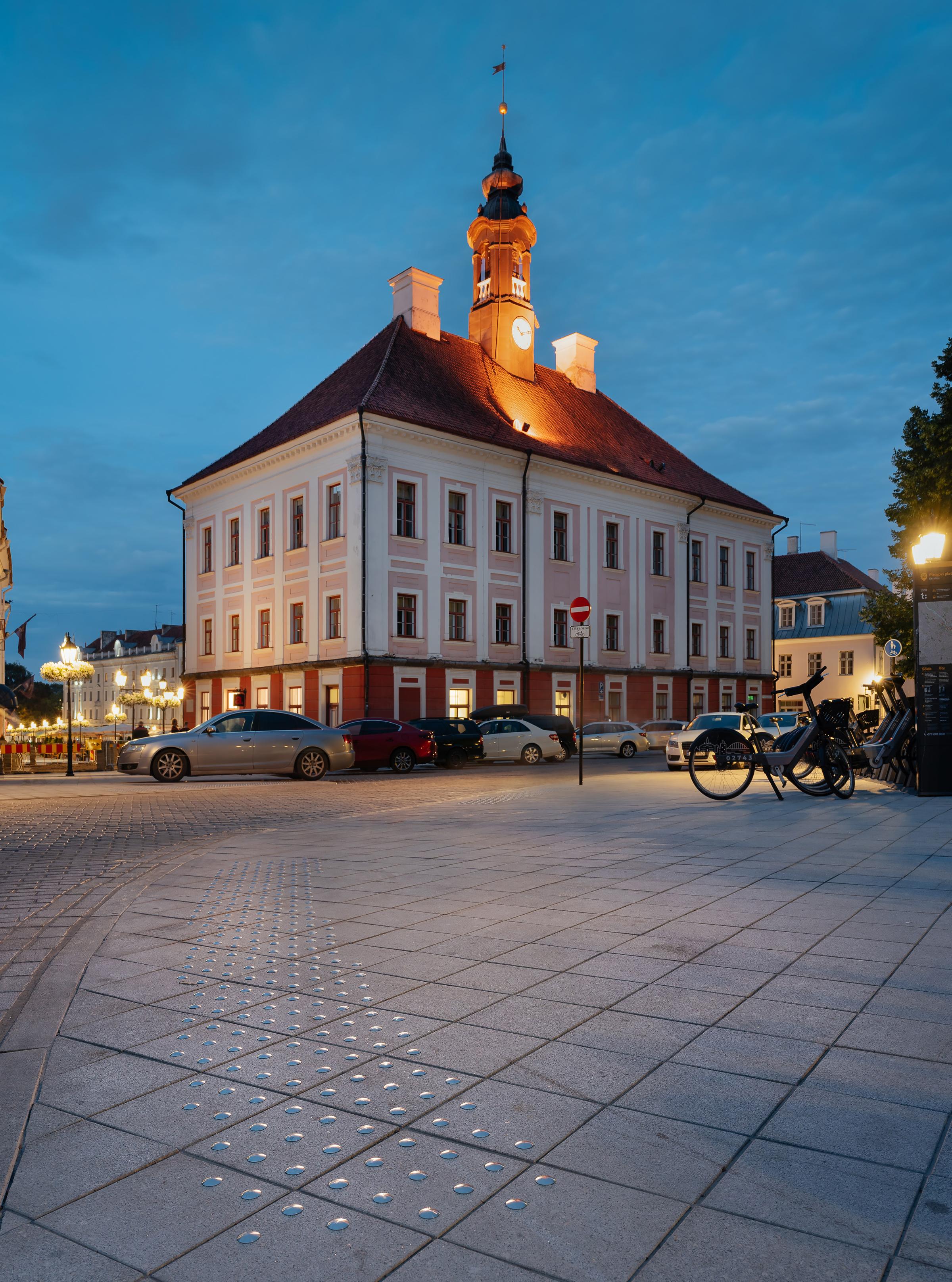 Tartu Ülikooli tänava ristmike tähistus