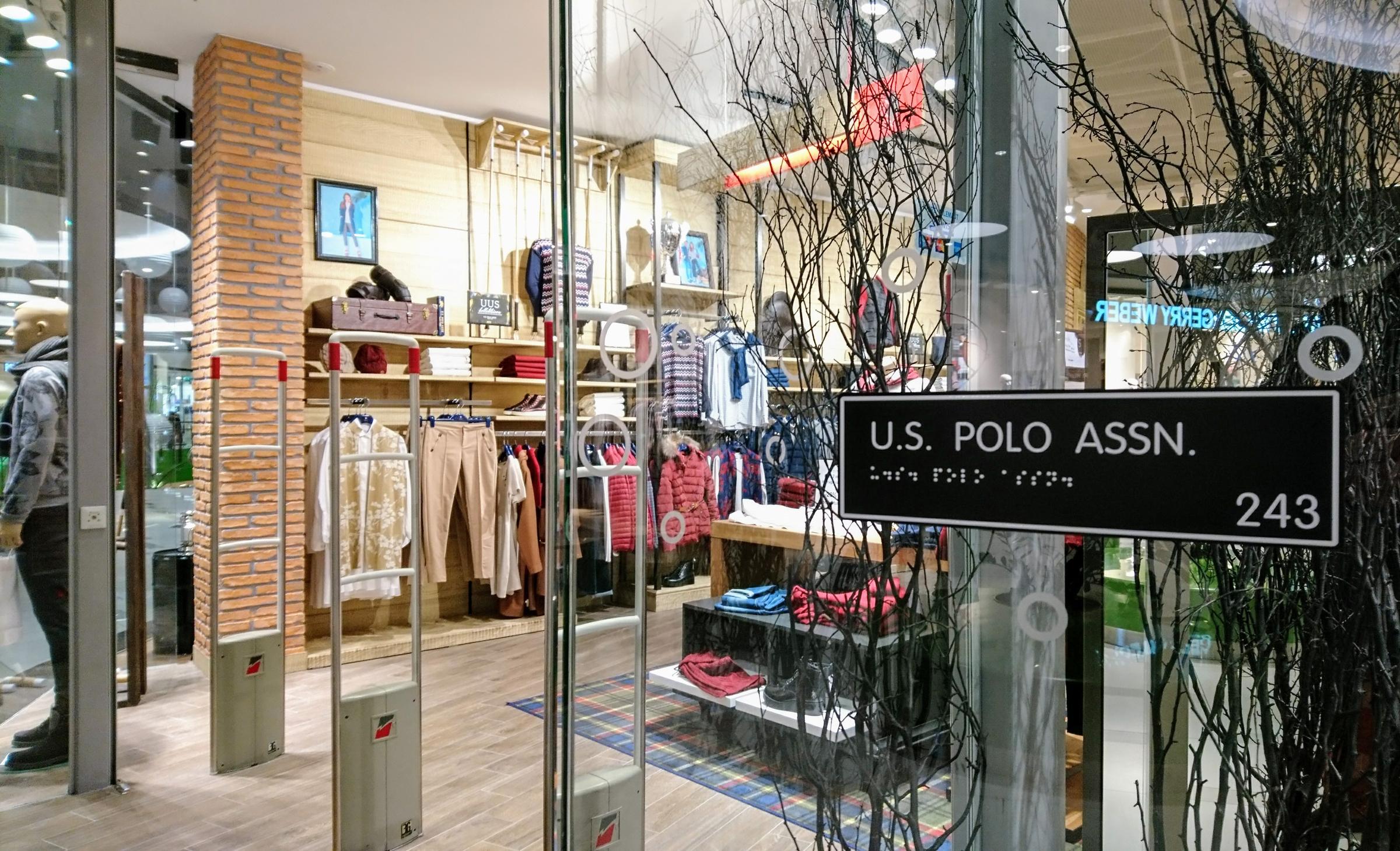 Ülemiste keskuse poesildid ja juhtrada